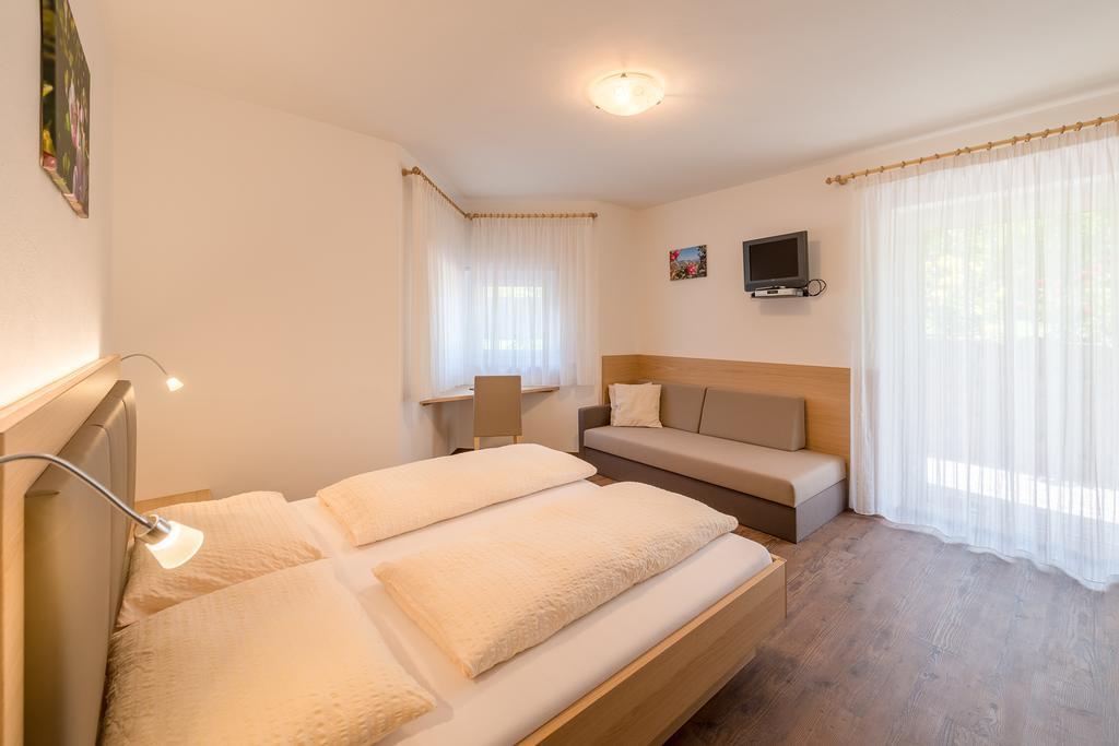 Pension Etschblick B&B Frangarto Exteriör bild