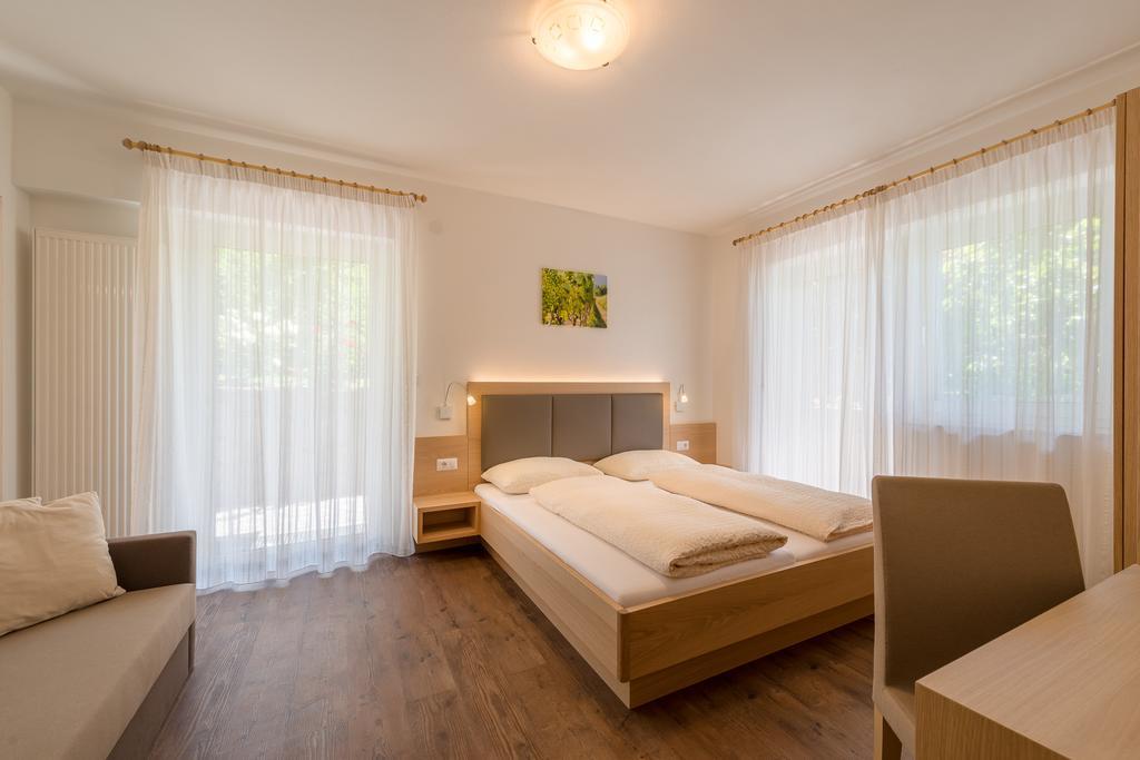 Pension Etschblick B&B Frangarto Exteriör bild